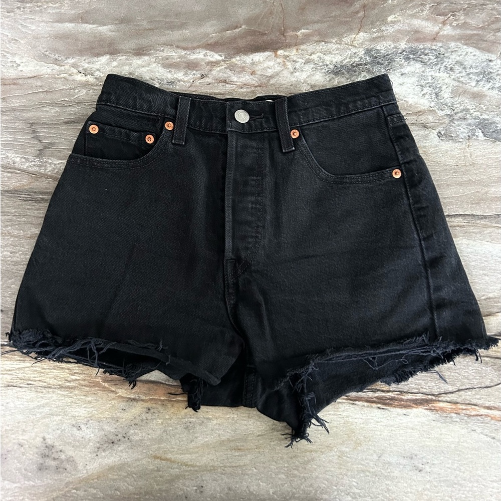 Levi’s Ribcage Shorts